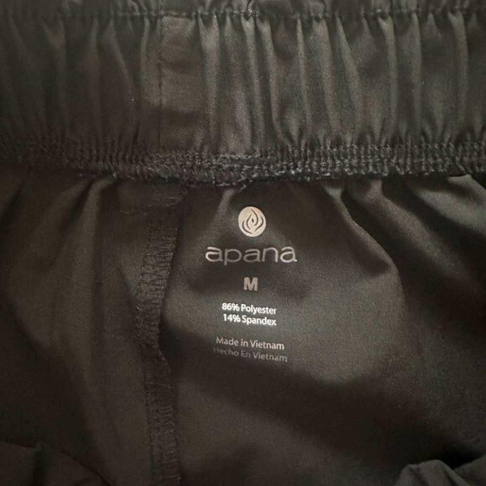 Apana Women's Black High Waist Athletic Shorts M Elastic 4.5" Inseam Pockets VG - Picture 6 of 8